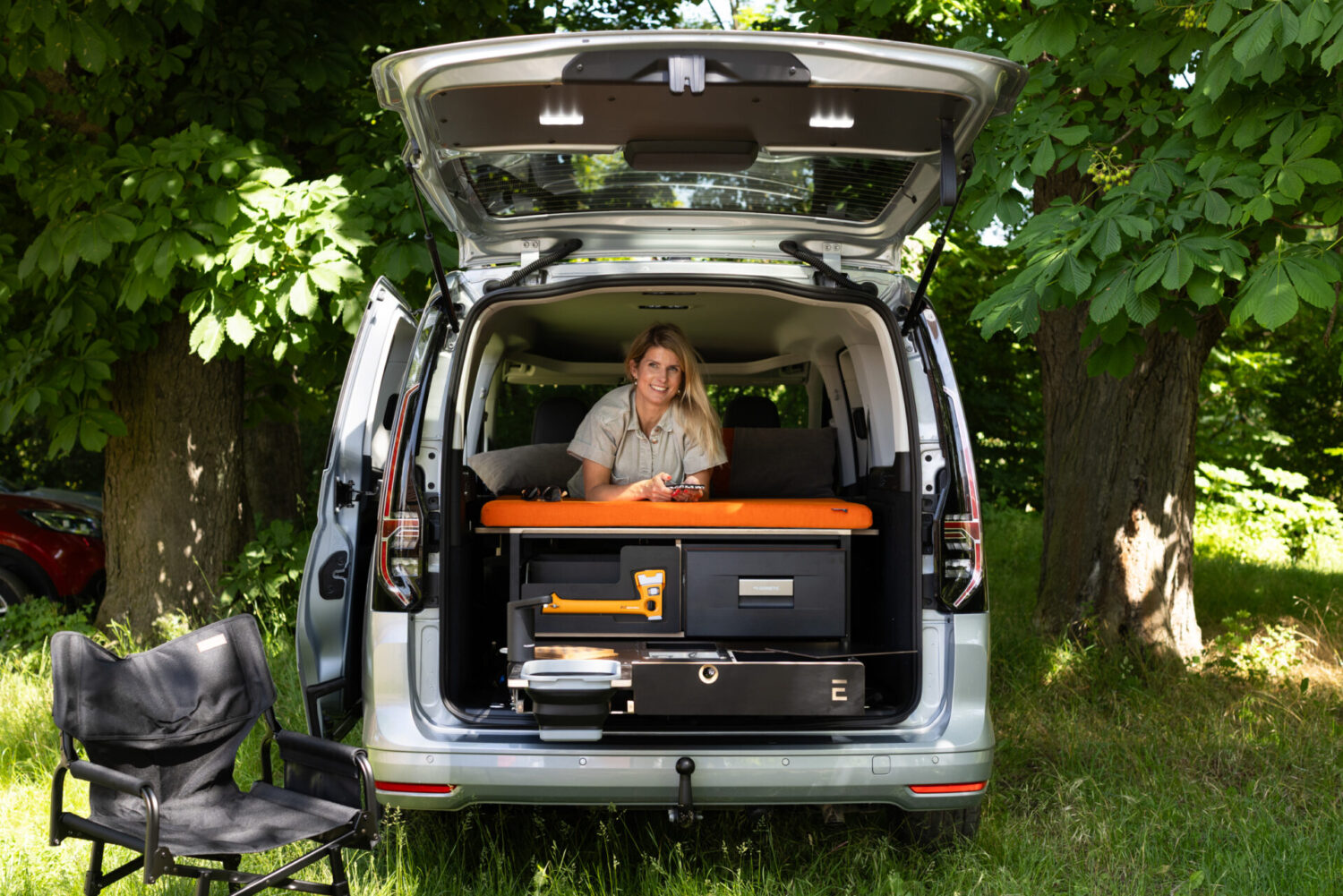 Egoé Nestbox M in einem VW Caddy von Van2Go